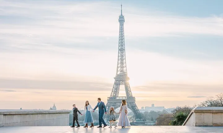 Paris - Family Photoshoot with Kid-Friendly Local Photographer