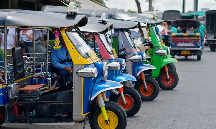 HD Bangkok Tuk Tuk City Safari & Guide by Public Transportation
