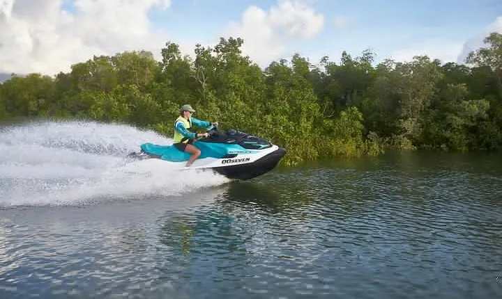 75-minute Die Another Day Jet Skiing in Darwin