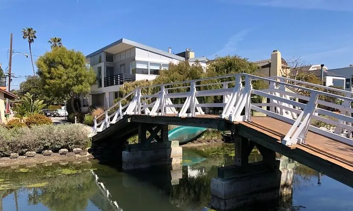 Santa Monica and Venice Beach Electric Bike Tour