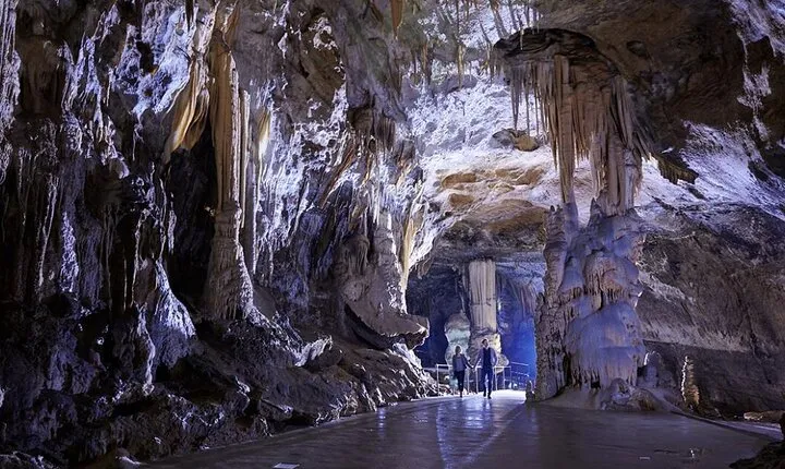 Postojna Cave & Predjama Castle - Private & Relaxed Experience