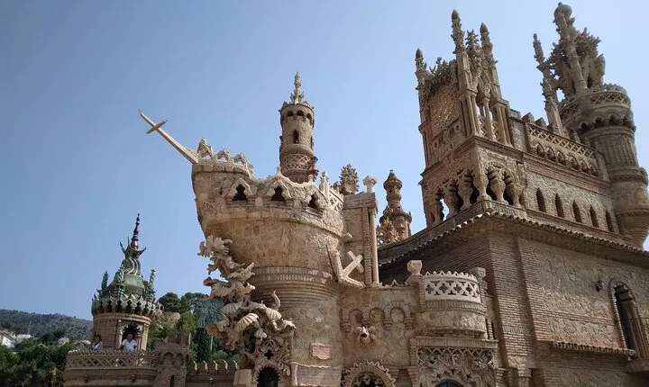 Guided tour of Castillo Colomares