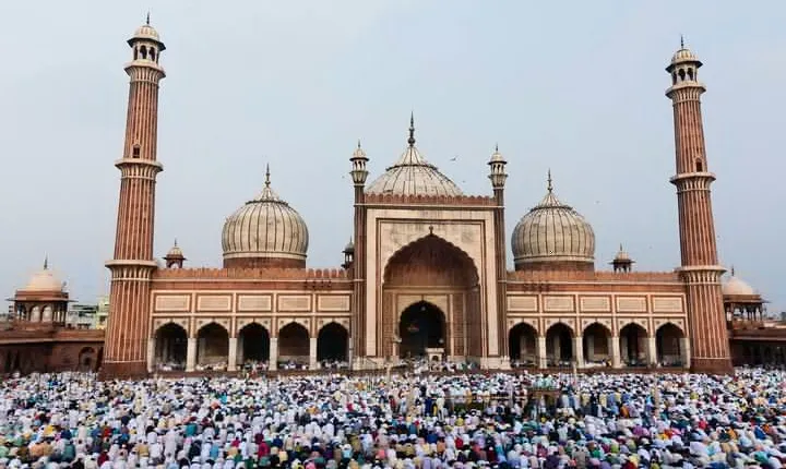 Charms of Old Delhi with its delicious food tasting on a Walking Tour 