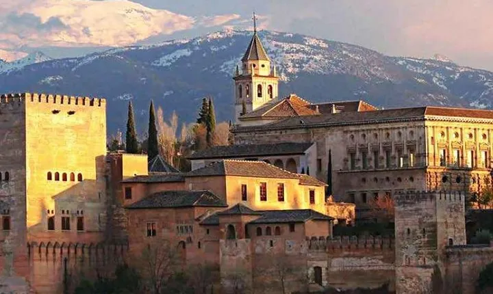 Granada Day Trip from Seville with Skip-the-line Alhambra Access