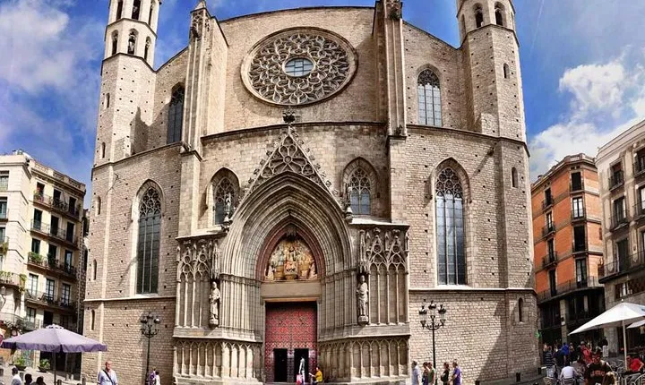 Picasso Museum & Private Walking Tour of Born or Gothic Quarter