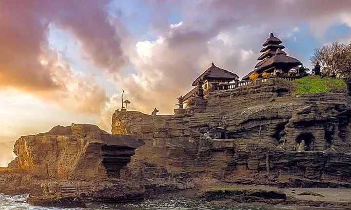 Tanah Lot Bali Temple Sunset Small Group Tour – Half Day