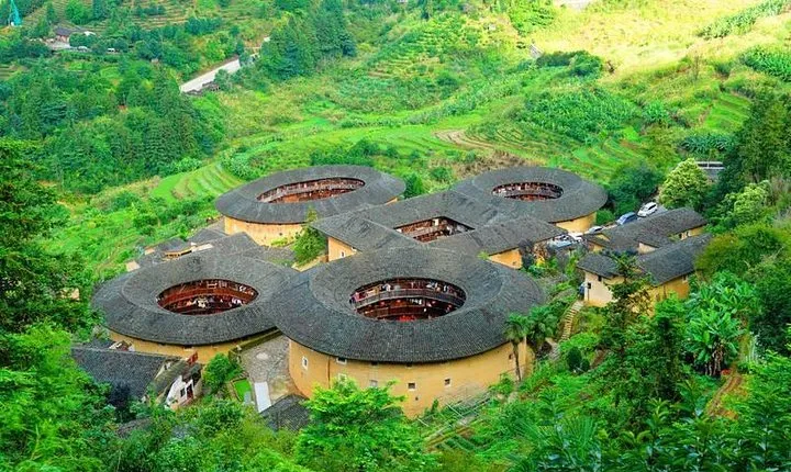 Tour Guide and Car: Private Day Tour to Tianluokeng Tulou and Gaobei Tulou