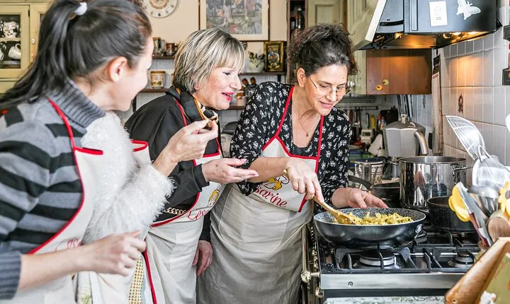 Lucca Walking Tour & Traditional Cooking Class with Wine