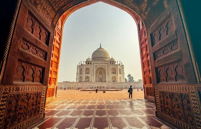 2 Days Guided Golden Triangle Tour to The Taj Mahal and Jaipur from Delhi by Car