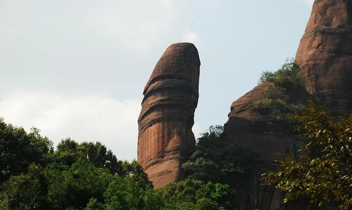 2-Day Private Danxia Mountain and Nanhua Monastery Tour From Guangzhou by Bullet Train