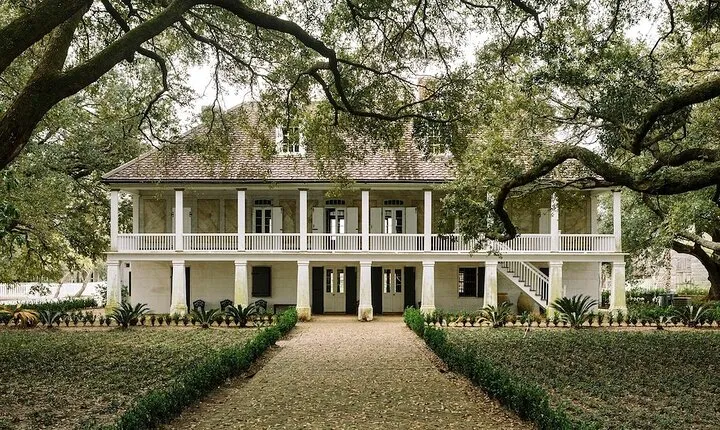 N’awlins Luxury: Whitney Plantation Tour with Transportation