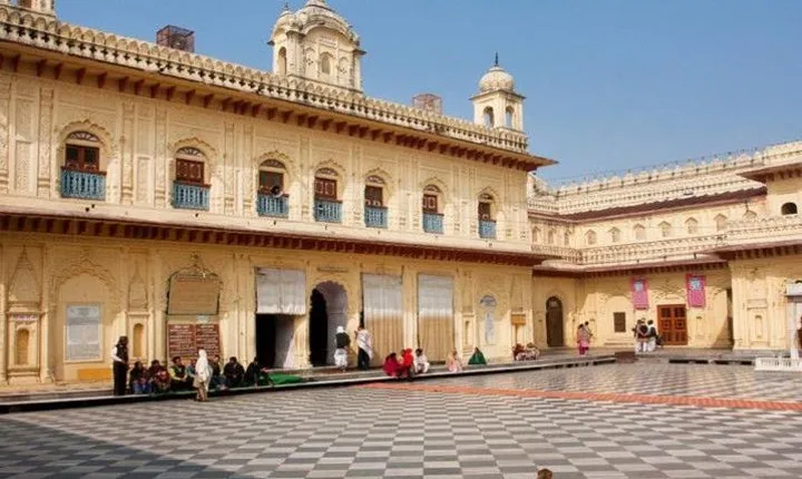 Ayodhya Tour From Lucknow (Same Day)