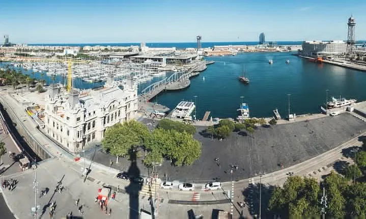 Columbus Monument Lookout: Scenic Ramblas, Sea and Montjuïc Views