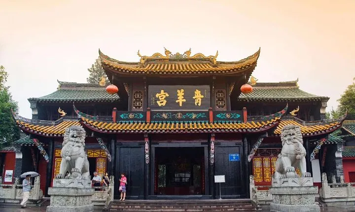 Private Guided Tour of Chengdu with Lunch + Sichuan Opera