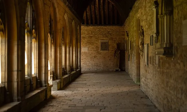 Private | Harry Potter Film Tour By Alumni™ & New College Entry