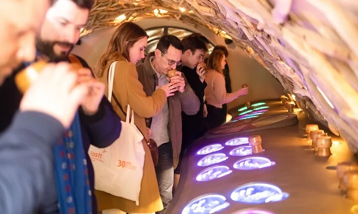 Paris - Guided Visit & Tasting in a Royal Wine Cellar