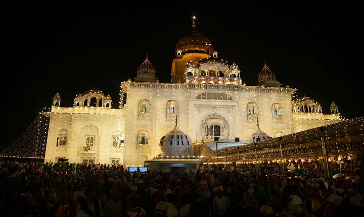  New Delhi Night City Tour with Guide