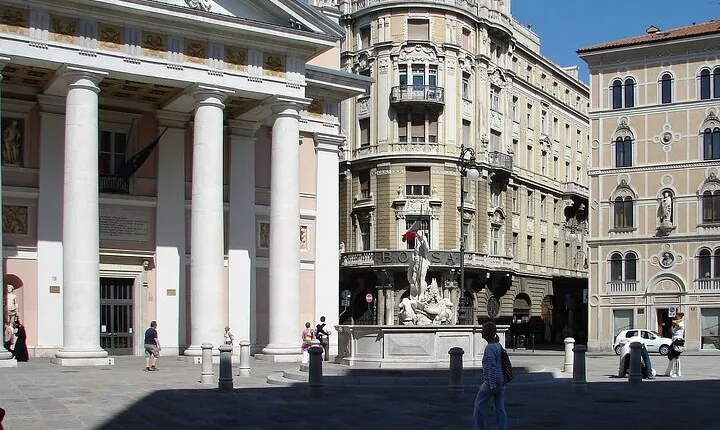 Private Transfer From Venice to Trieste with a 2 Hour Stop