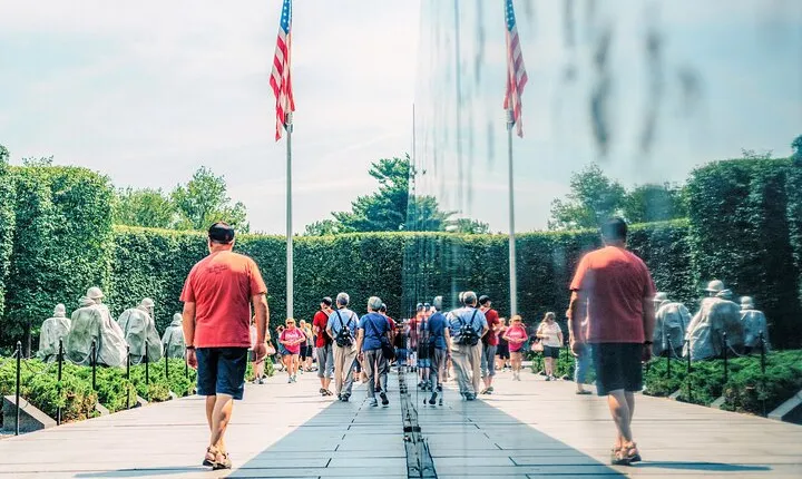 DC City Tour with Seasonal Cruise and Optional Attraction Tickets