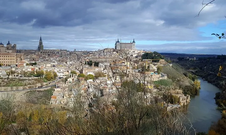 Private Full-Day Guided Tour from Madrid to Toledo in a Luxury Vehicle