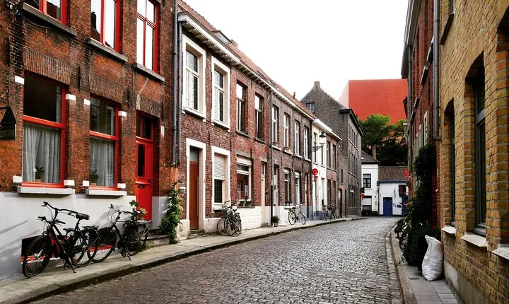 Explore the Instaworthy Spots of Bruges with a Local