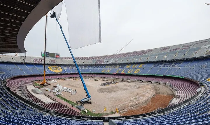 Barcelona: Camp Nou Tour with RoboKeeper Challenge