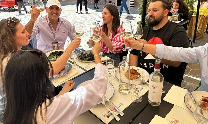 Rialto Farmers Market Food Tour in Venice with Wine Tasting & Guided Sightseeing