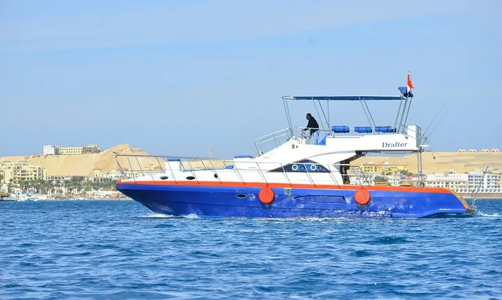 Private Luxury Boat to Dolphin House & Lunch & Transfer- Hurghada