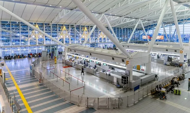 Osaka Kansai Airport to Fukuoka City Private Transfer