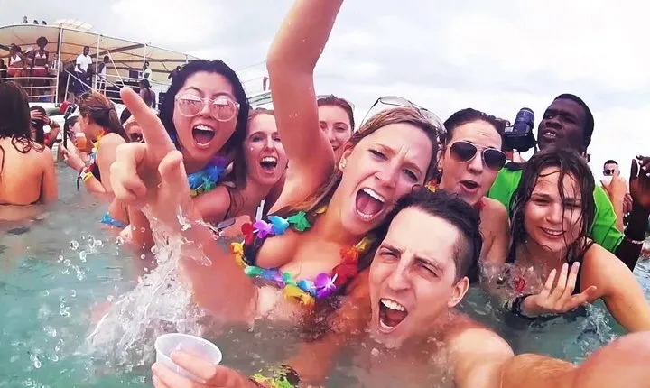 Party Boat - Booze Cruise Punta Cana