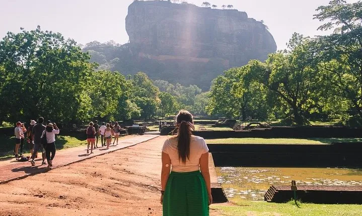 Sigiriya and Dambulla Day Tour from Colombo (All Inclusive)
