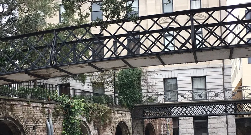 Savannah: Ghosts of the Garden City Walking Audio Tour