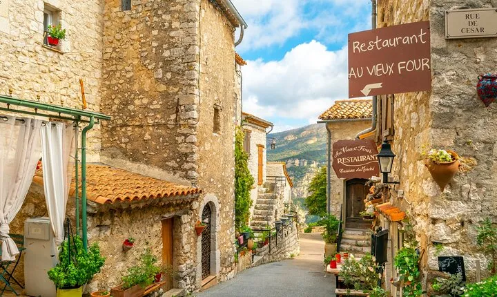 Provence Countryside and its Medieval Villages Private Tour