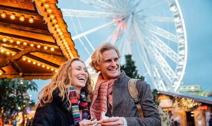 Camden’s Yuletide Stroll Private Tour: Lights, Markets & Magic