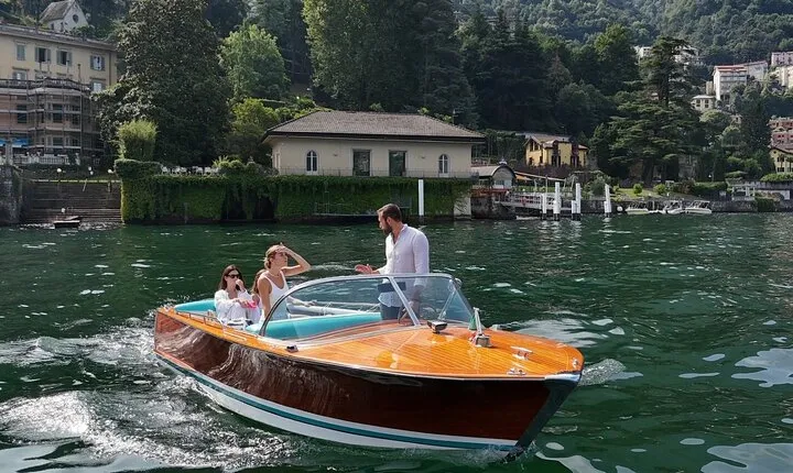 Private tour in classic wooden boat