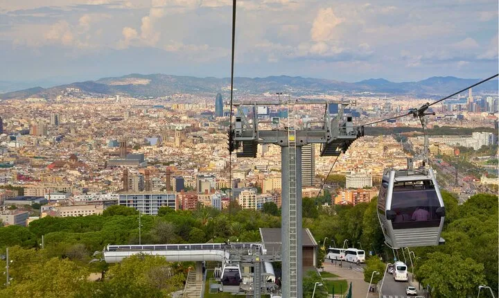 Barcelona: Montjuic Hill Cable Car Round Trip Ticket