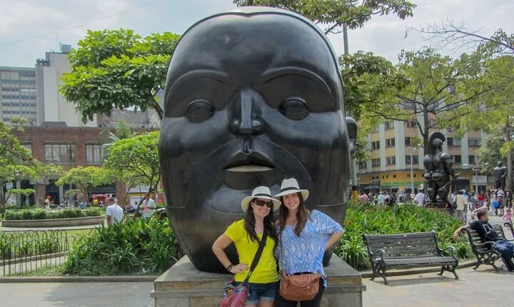 Private City Tour Medellin with Comuna 13 Tour