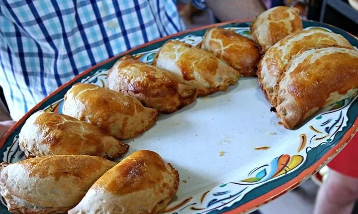 Georgetown Foodie Culinary Tour & Neighborhood Walk