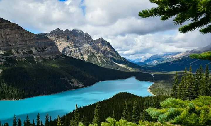 Lake Louise, Moraine, Glacier, Peyto &Bow Lake Icefield Parkway