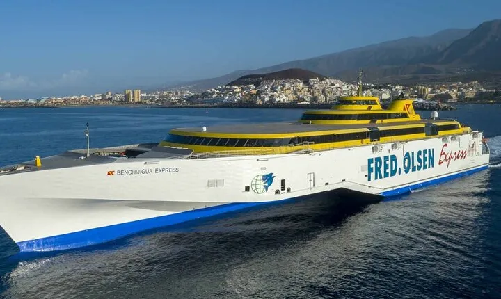 Ferry Journey between Tenerife and La Gomera