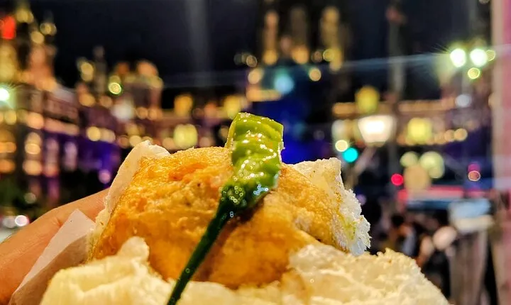 Evening Mumbai by Foot Street Food and Heritage