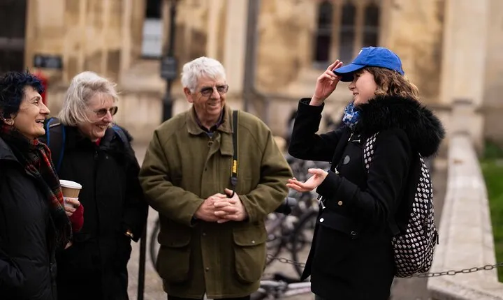 Private | Cambridge Walk & Punt Tour by Alumni™ & King's Chapel