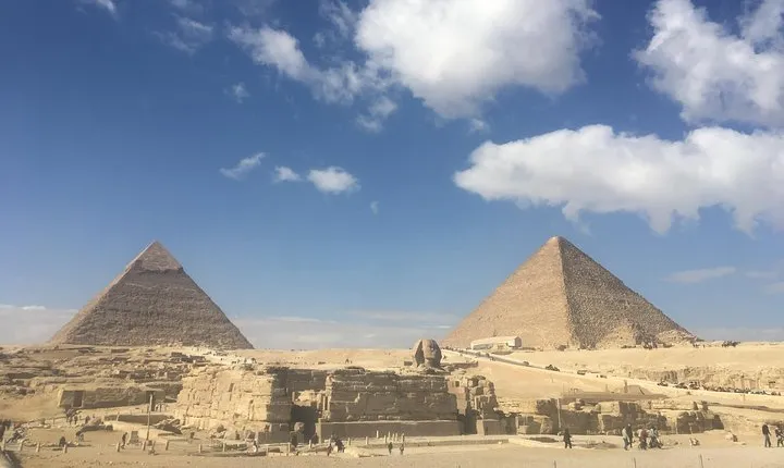 Full-Day Giza Pyramids and Egyptian Museum Private Tour