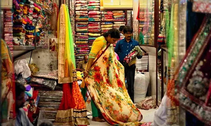 New Delhi Private Shopping Tour By Car
