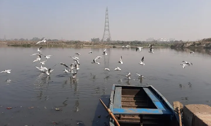 Ghats of River Yamuna and Old Delhi temples