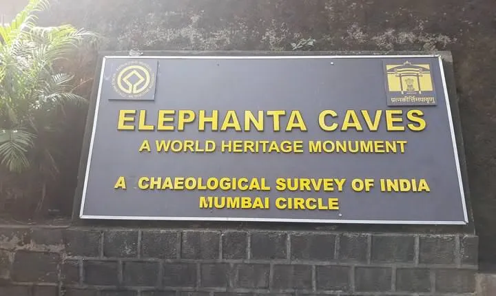 Elephanta Caves and Mumbai City Half-Day Tour including Guide