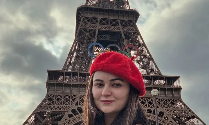 Eiffel Tower Skip-The-Queue Ticket with Audio Guide Commentary