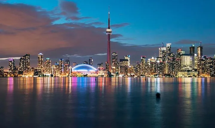 Toronto, Niagara Falls & Thousand Islands VIP 2–Day Trip
