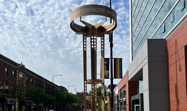 Tour Chicago LGBTQ Style: On and Off History Bus Tour 