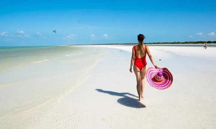 Isla Holbox Guided Island & Boat Tour from Cancun